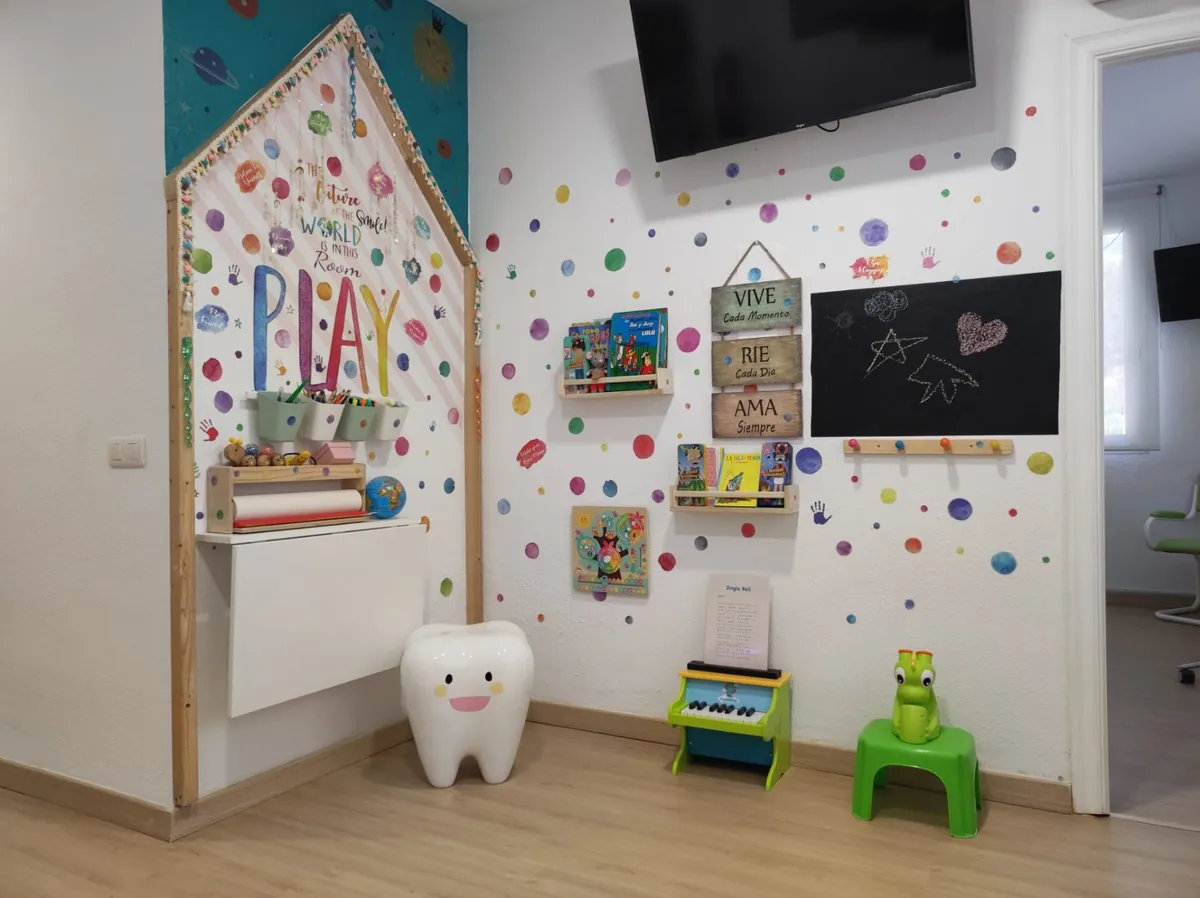 Sala de espera con decoración moderna
