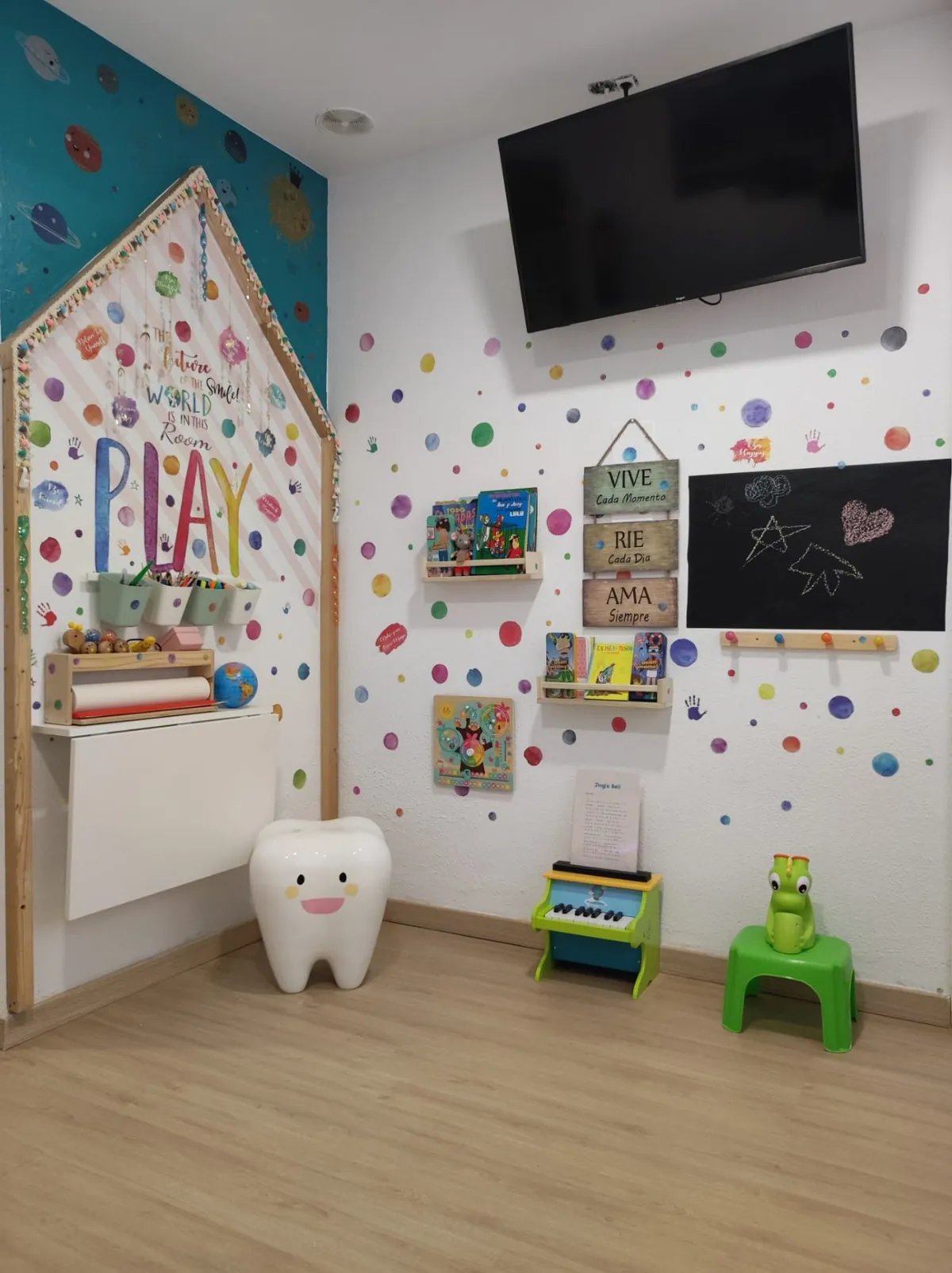 Zona infantil con juegos